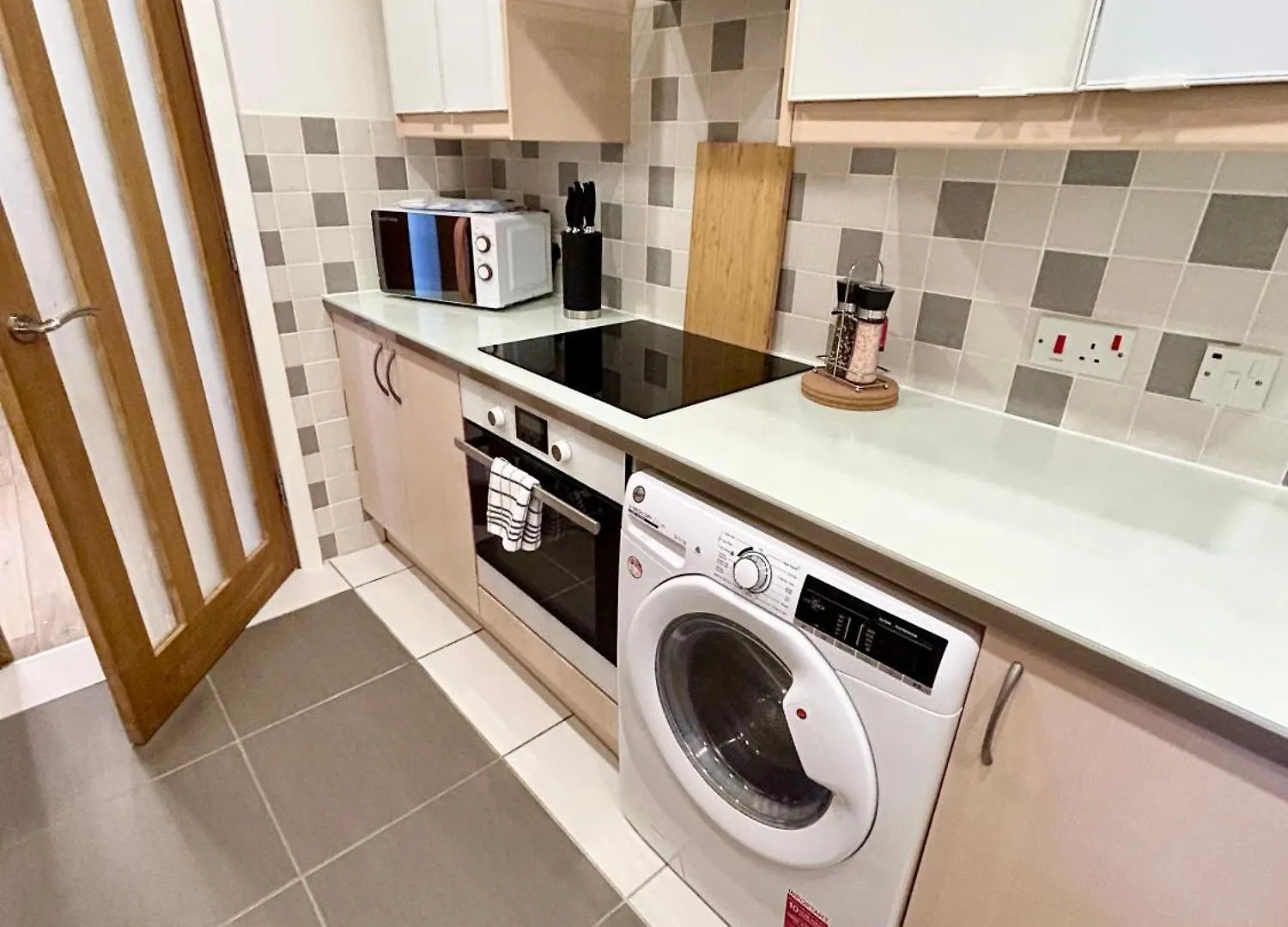 Spacious 3 Bedroom Apartment Close To Marina, 2 Parking Spaces, Kingsize Or Single Beds Southampton