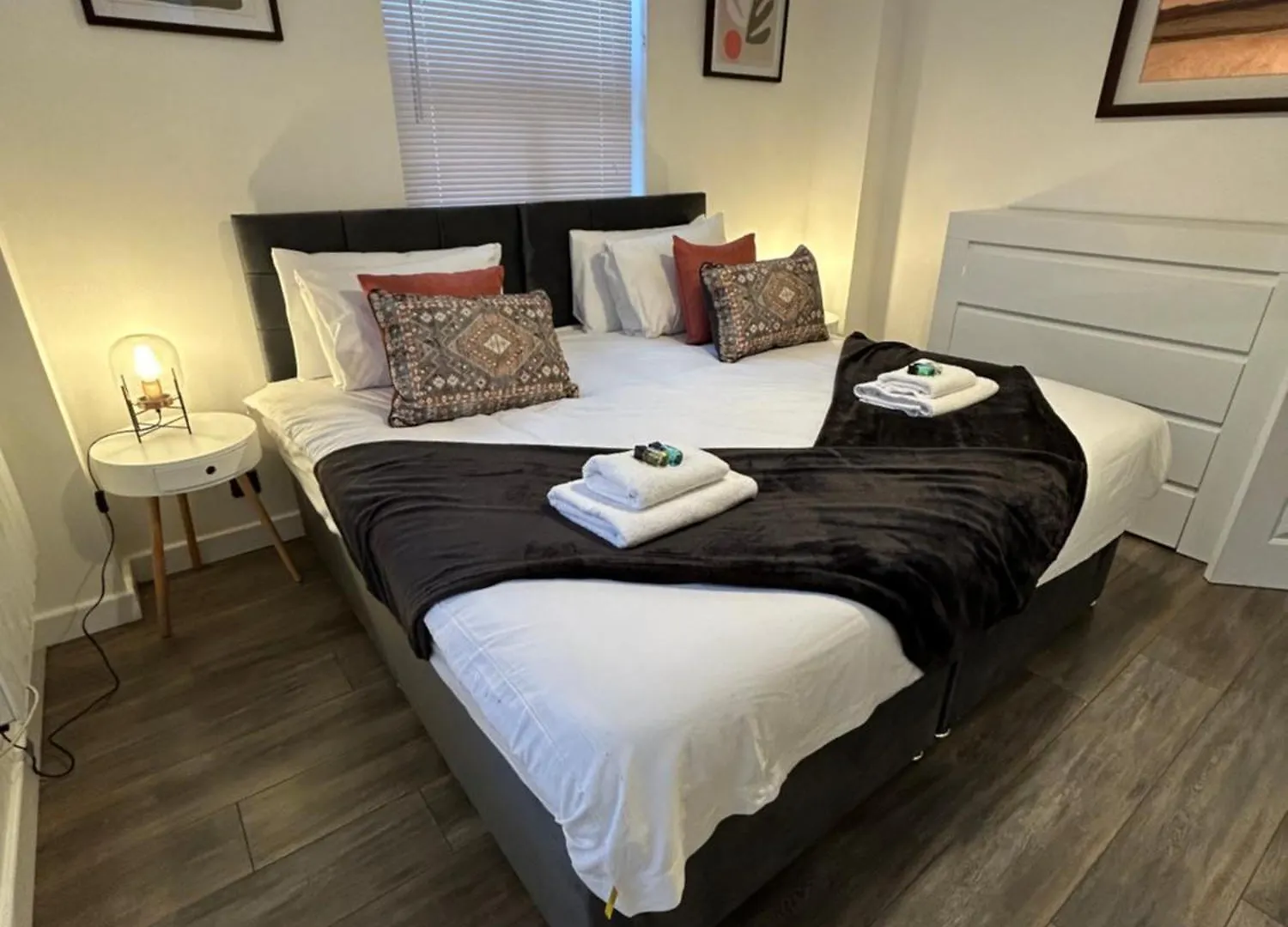 Spacious 3 Bedroom Apartment Close To Marina, 2 Parking Spaces, Kingsize Or Single Beds Southampton