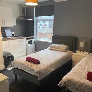 Gasthof Circle Bed Only, Southampton