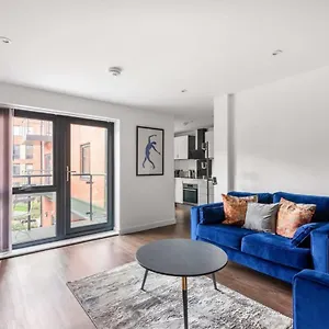 fantastic-brand-new-apartment-in-the-heart-of-york.yorkshirehotels.net/