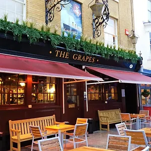 Gasthof The Grapes Pub, Southampton